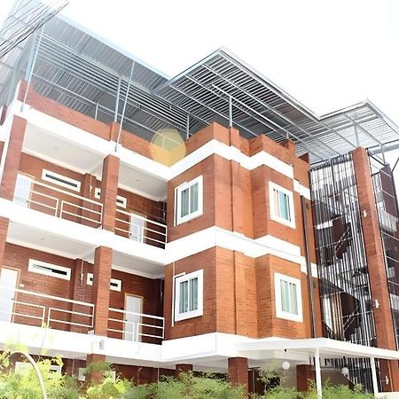 Changsova Hotel Rayong Exterior photo