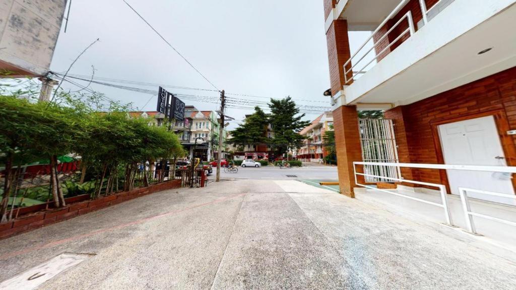Changsova Hotel Rayong Exterior photo