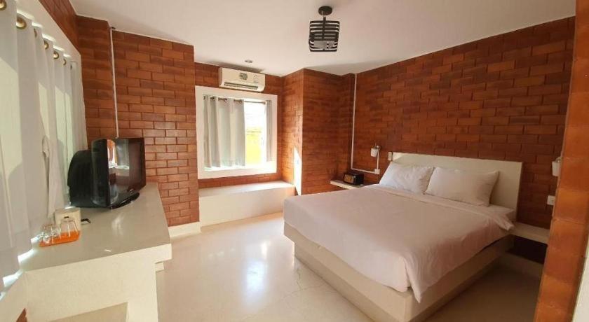 Changsova Hotel Rayong Exterior photo