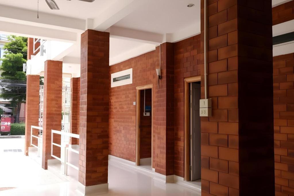 Changsova Hotel Rayong Exterior photo